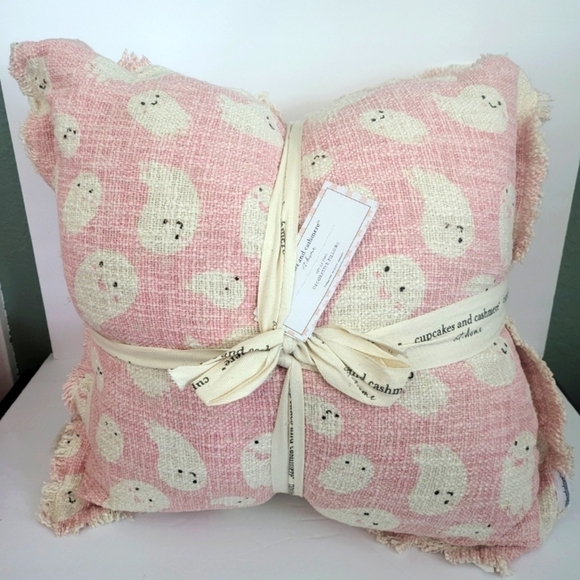Brand new with tags- cupcakes and cashmere VIRAL Pink Ghost Pillow set of 2 - Picture 1 of 7